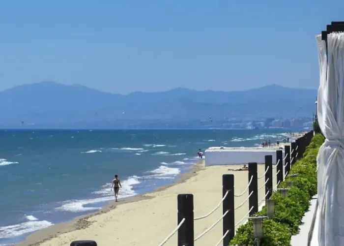 Beachfront - Beachside With Stunning Sea Views Διαμέρισμα Μαρμπέλλα