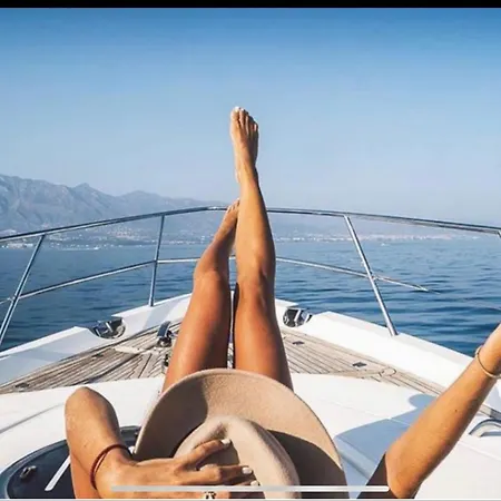 Beachfront - Beachside With Stunning Sea Views Διαμέρισμα Μαρμπέλλα