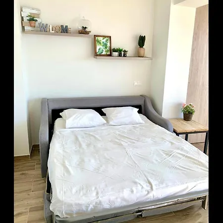 Apartment Beachfront - Beachside With Stunning Sea Views Marbella