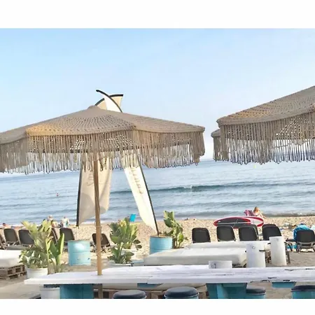 Beachfront - Beachside With Stunning Sea Views *