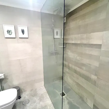 Lejlighed Beachfront - Beachside With Stunning Sea Views