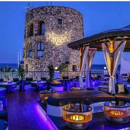 Beachfront - Beachside With Stunning Sea Views