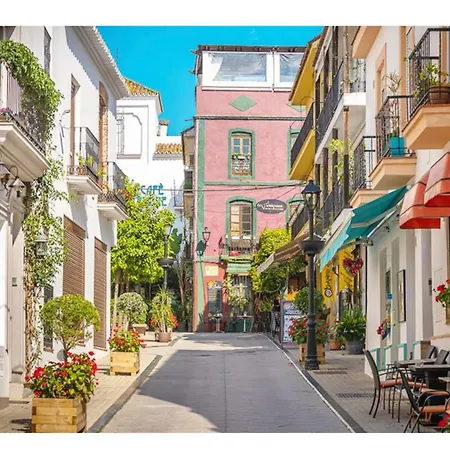 Beachfront - Beachside With Stunning Sea Views