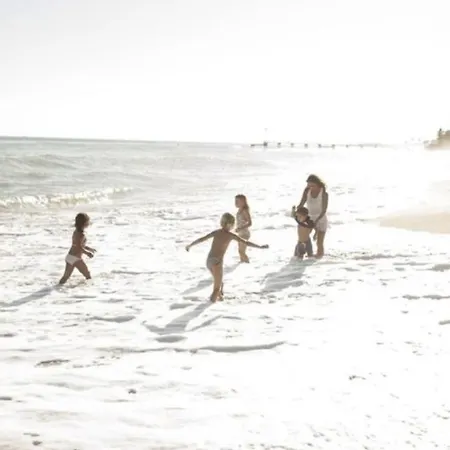 Beachfront - Beachside With Stunning Sea Views Lejlighed