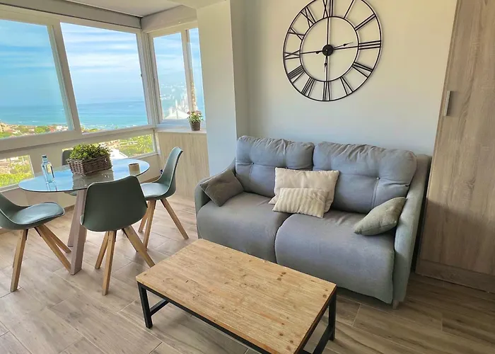 Beachfront - Beachside With Stunning Sea Views Apartamento