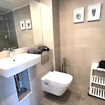 Apartman Beachfront - Beachside With Stunning Sea Views Marbella