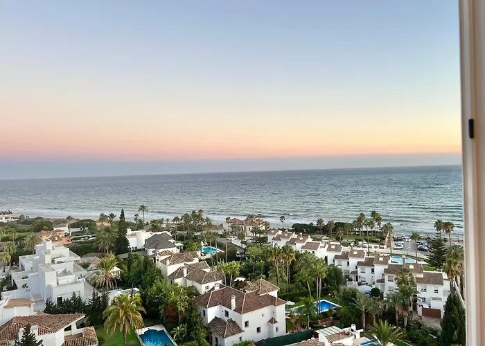 Beachfront - Beachside With Stunning Sea Views דירה