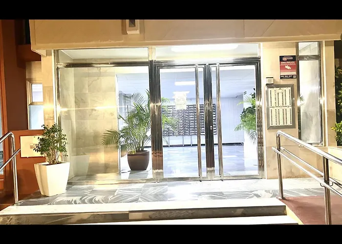 Beachfront - Beachside With Stunning Sea Views דירה מארבלה