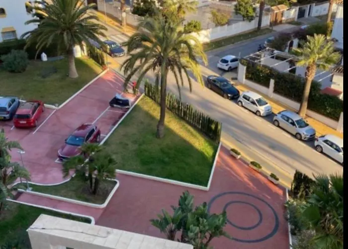 דירה Beachfront - Beachside With Stunning Sea Views *