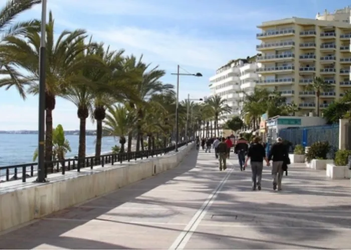 דירה Beachfront - Beachside With Stunning Sea Views מארבלה