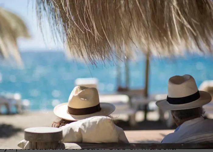 Beachfront - Beachside With Stunning Sea Views דירה
